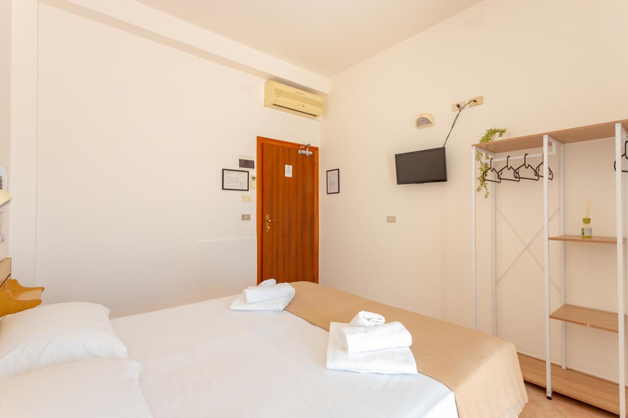 רימיני Hotel Katina מראה חיצוני תמונה