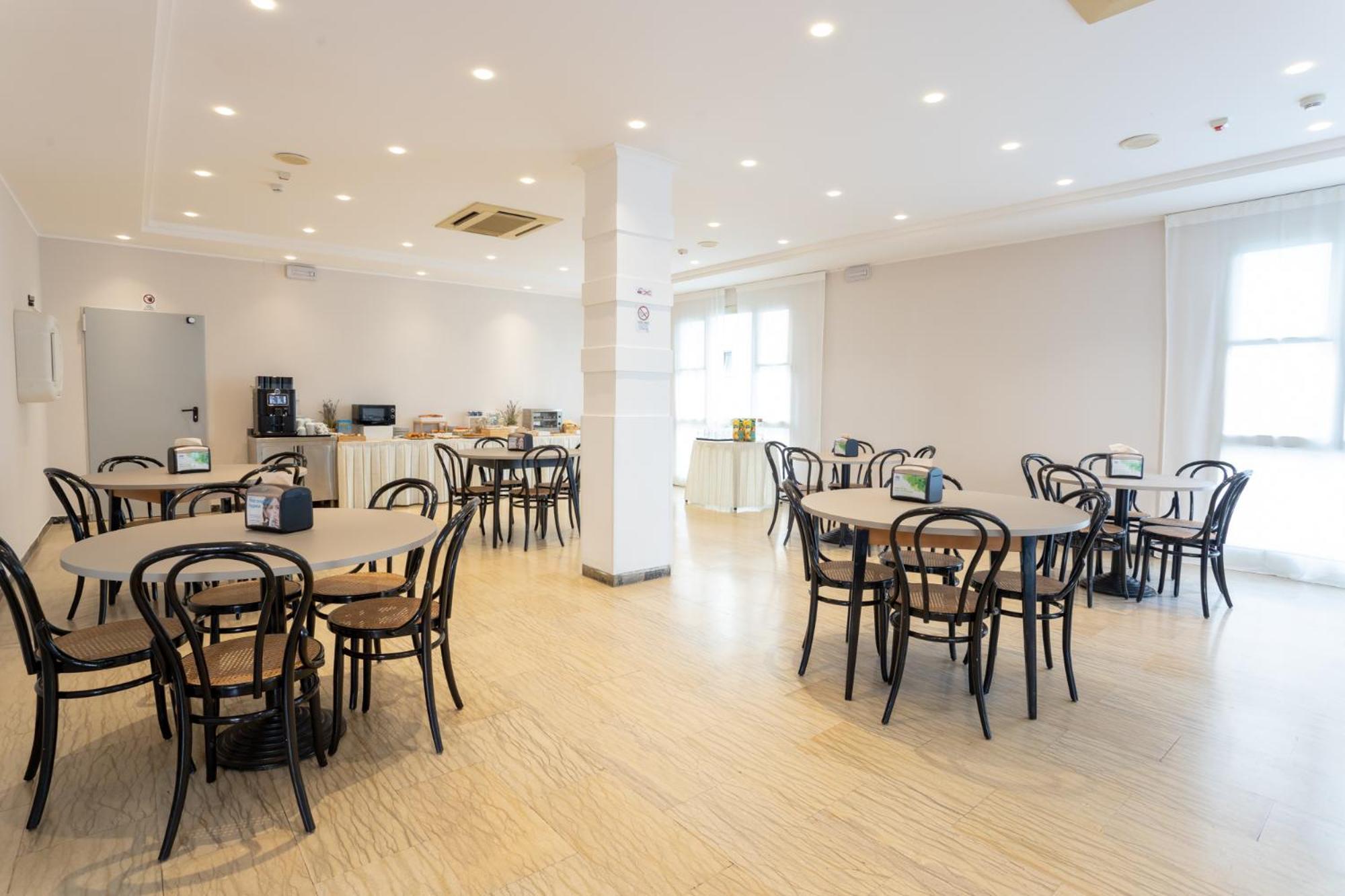 רימיני Hotel Katina מראה חיצוני תמונה