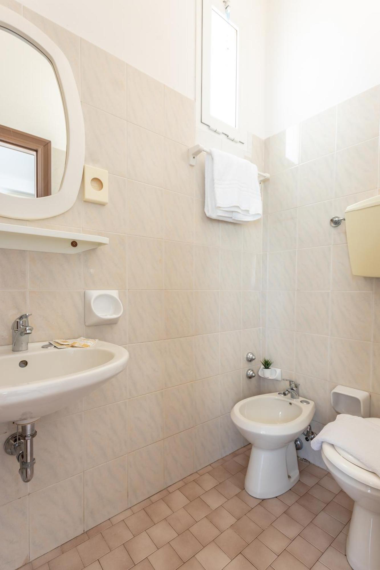 רימיני Hotel Katina מראה חיצוני תמונה