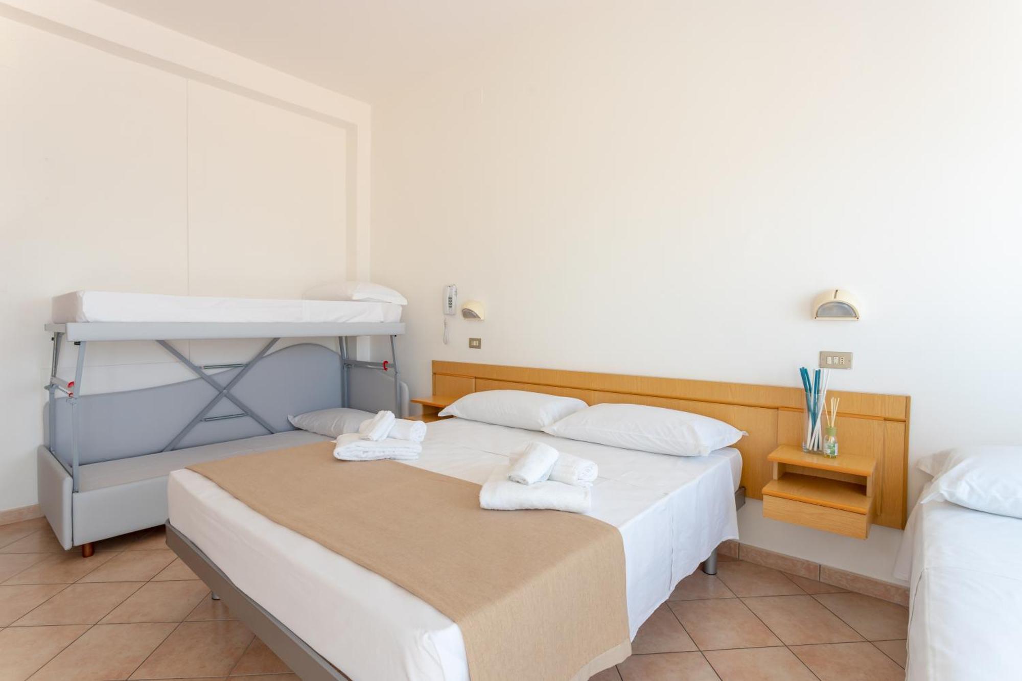 רימיני Hotel Katina מראה חיצוני תמונה