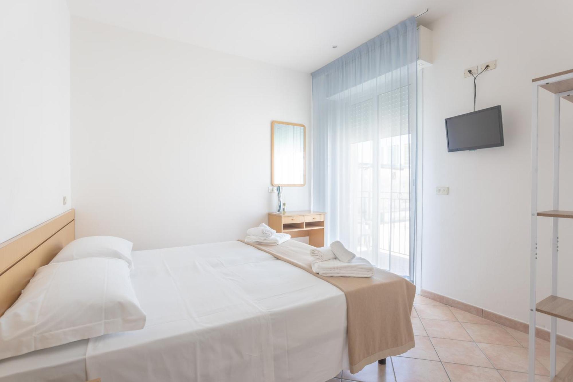 רימיני Hotel Katina מראה חיצוני תמונה