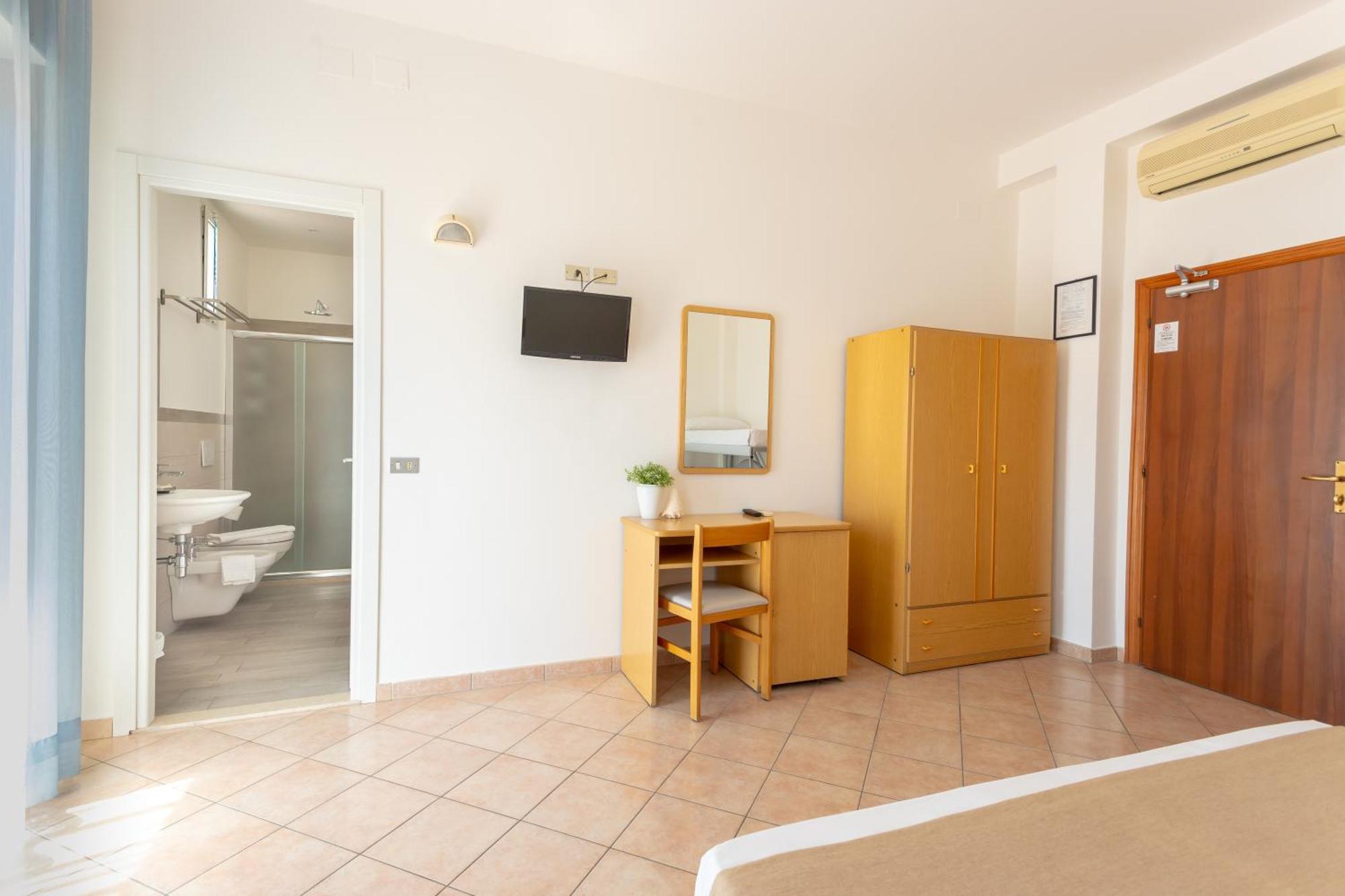 רימיני Hotel Katina מראה חיצוני תמונה