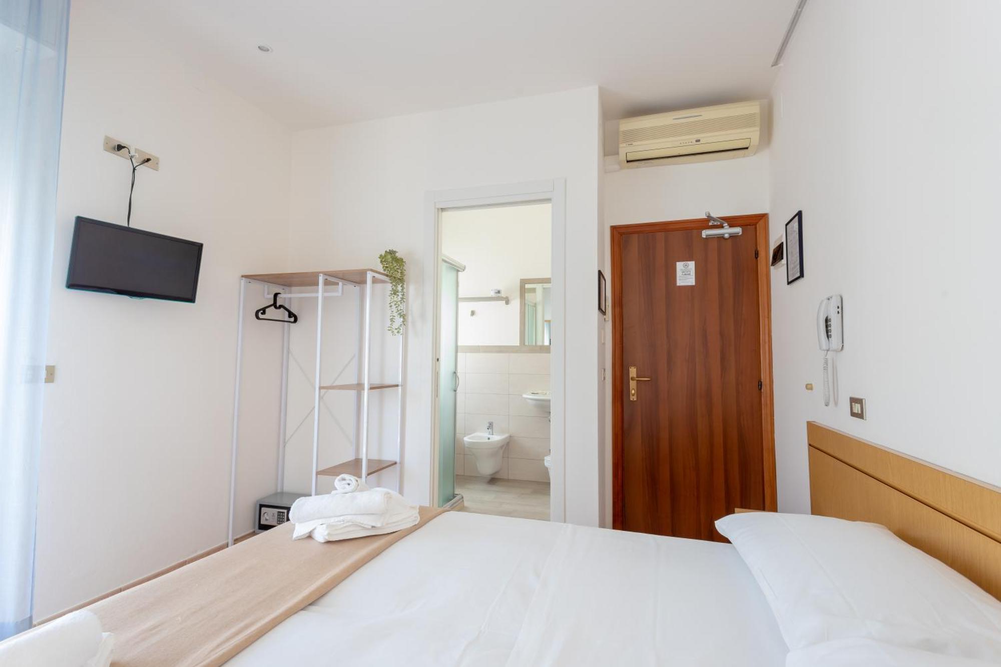רימיני Hotel Katina מראה חיצוני תמונה